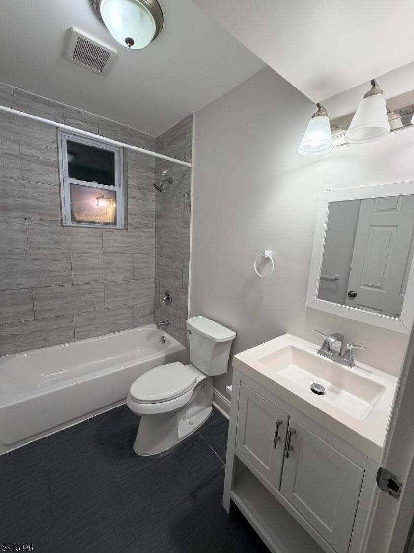 469 Alden St 1 Property Photo 4
