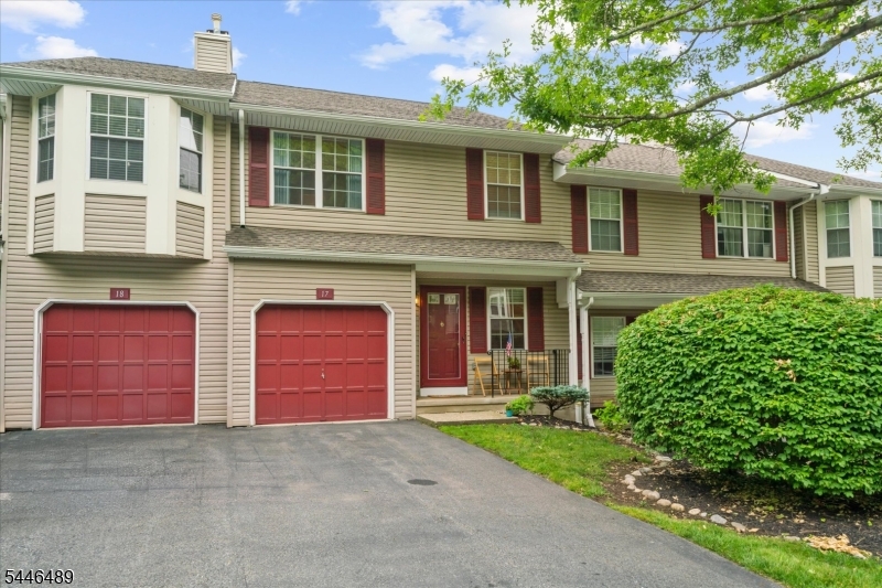 17 Pinehurst Dr Property Photo 1