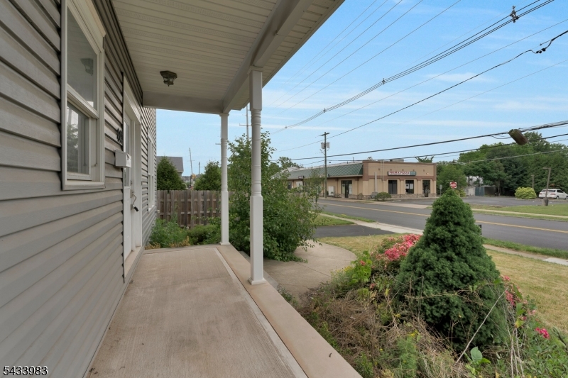 441 William St Property Photo 3