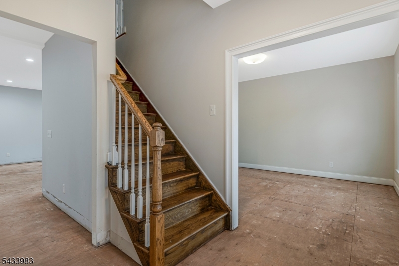 441 William St Property Photo 4