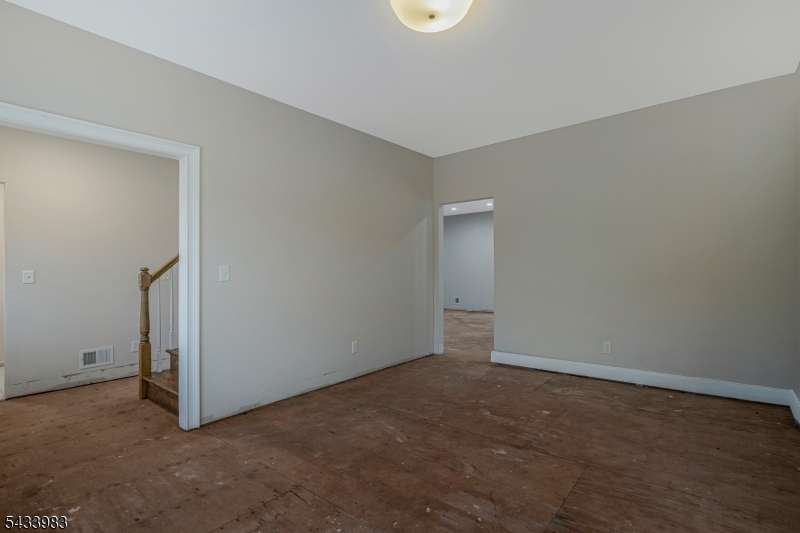 441 William St Property Photo 6