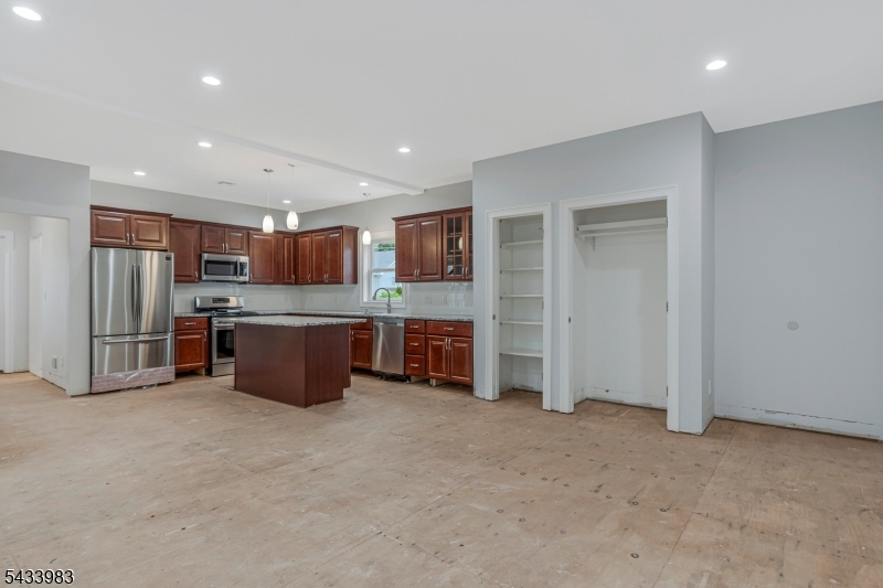 441 William St Property Photo 13