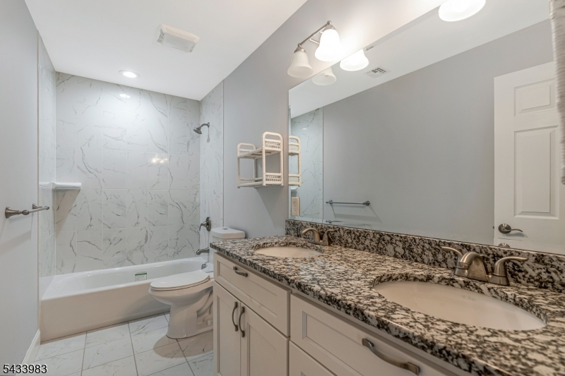 441 William St Property Photo 21