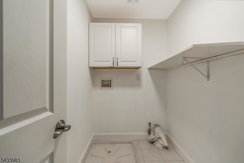 441 William St Property Photo 23
