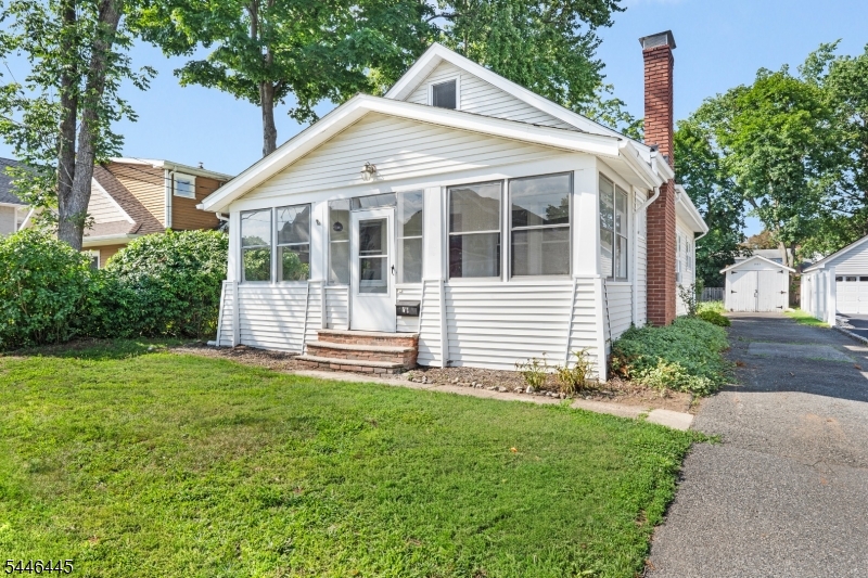 87 Fairchild Ave Property Photo 1