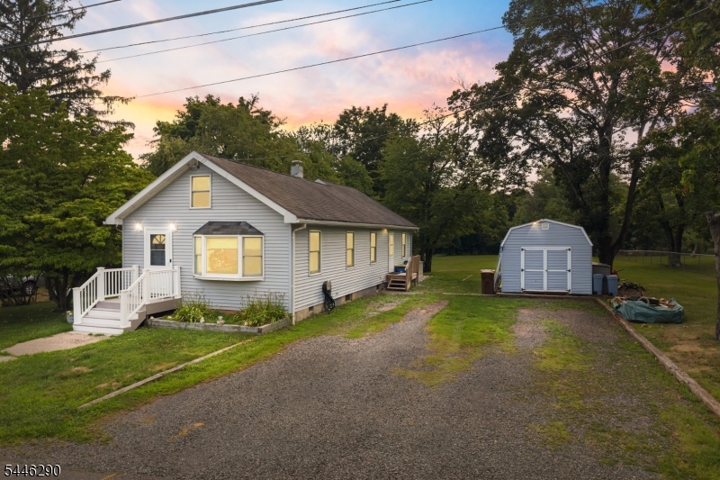 174 Maple St Property Photo 1