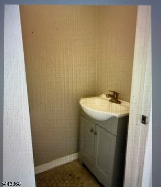 499 S Main St Property Photo 3