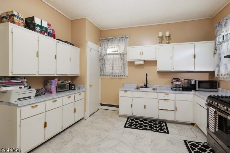 92 Chestnut St Property Photo 8