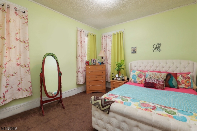 92 Chestnut St Property Photo 16