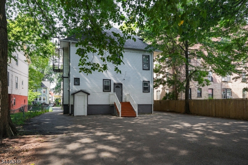 92 Chestnut St Property Photo 24