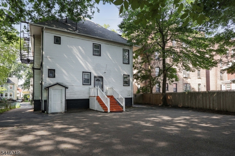 92 Chestnut St Property Photo 26