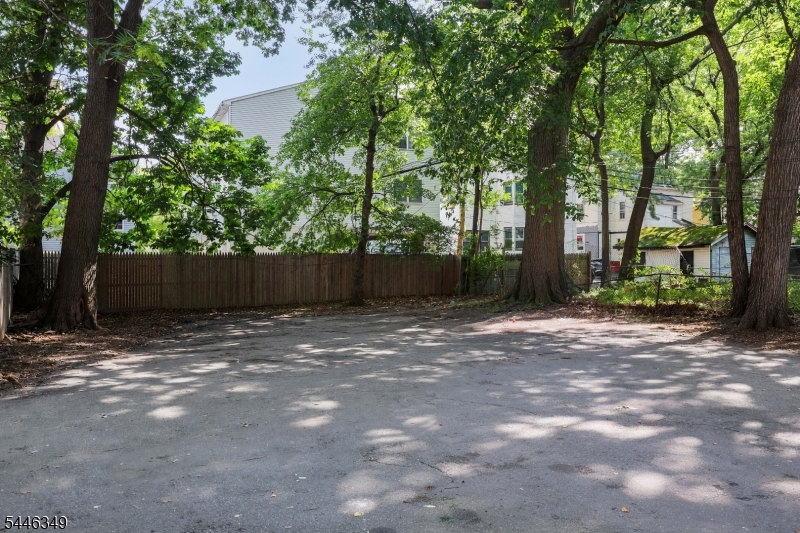 92 Chestnut St Property Photo 27
