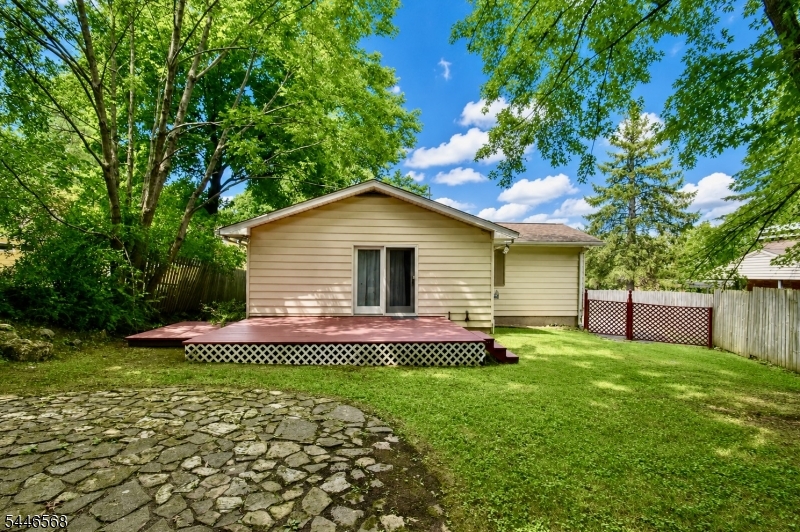 18 Summit Rd Property Photo 12