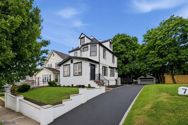 7 Virginia Ave Property Photo 1