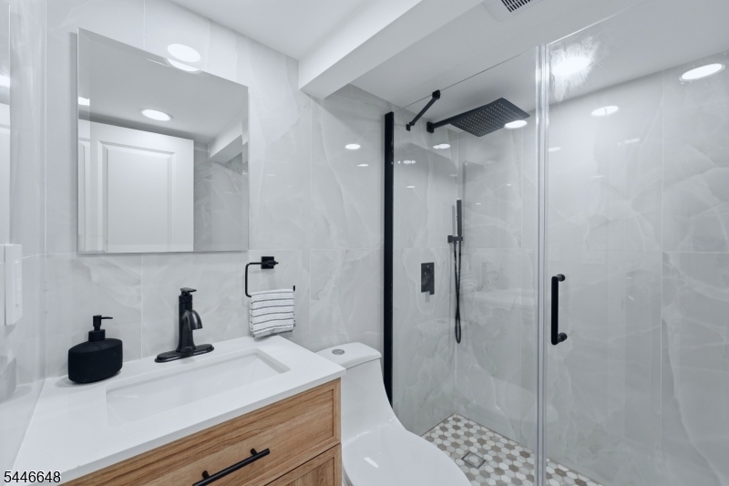7 Virginia Ave Property Photo 28