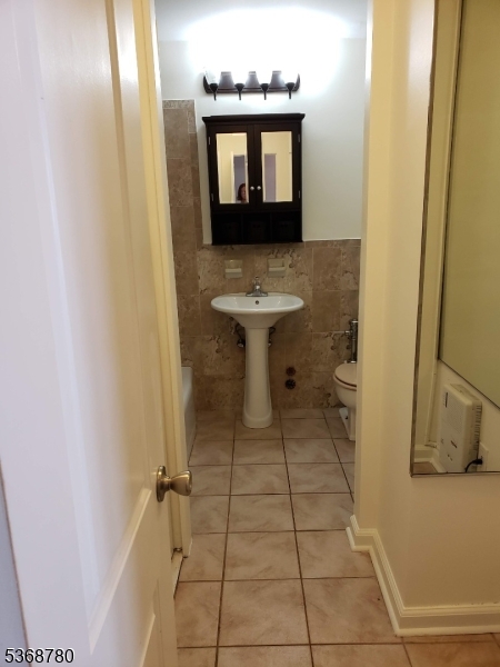 6050 Kennedy Blvd Property Photo 2