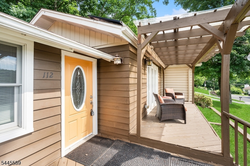 112 Seneca Lake Rd Property Photo 2
