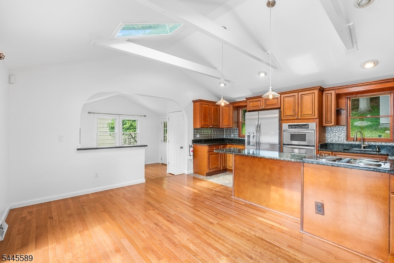 112 Seneca Lake Rd Property Photo 3
