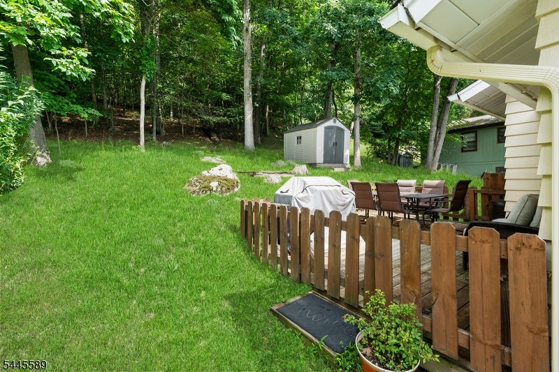 112 Seneca Lake Rd Property Photo 13