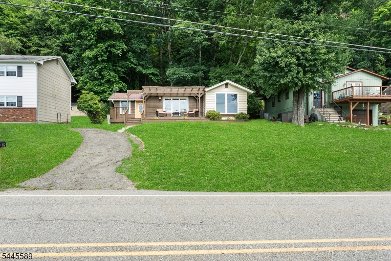 112 Seneca Lake Rd Property Photo 22