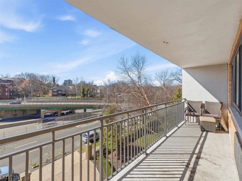 60 Parkway Dr Property Photo 1
