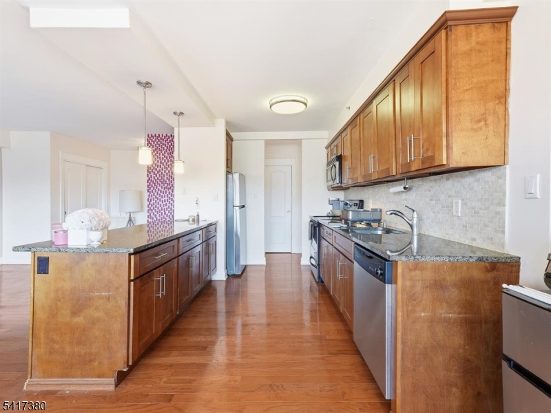60 Parkway Dr Property Photo 11