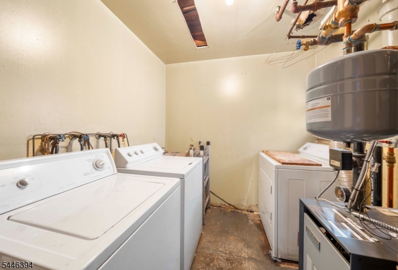 34 Young Ave Property Photo 8