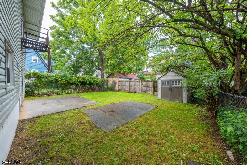 34 Young Ave Property Photo 21
