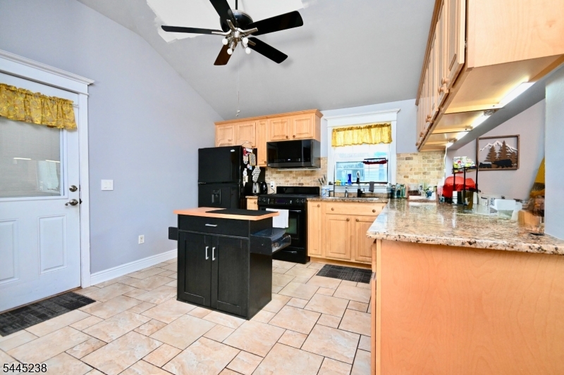 45 Espanong Rd Property Photo 5