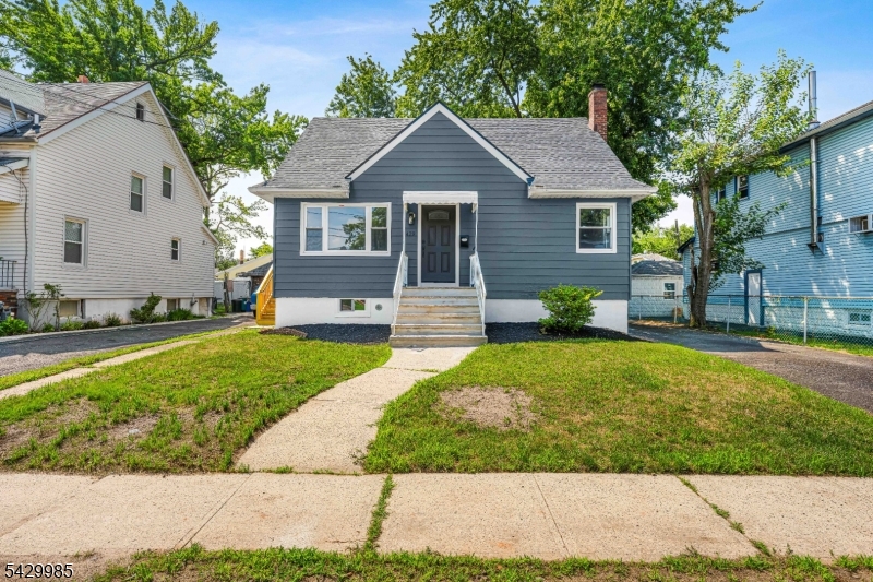 429 Wheatsheaf Rd Property Photo 1