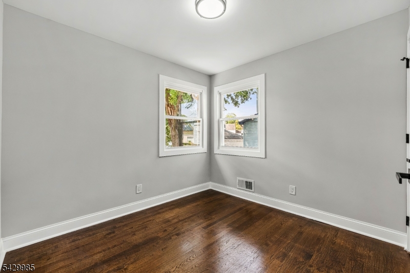 429 Wheatsheaf Rd Property Photo 15