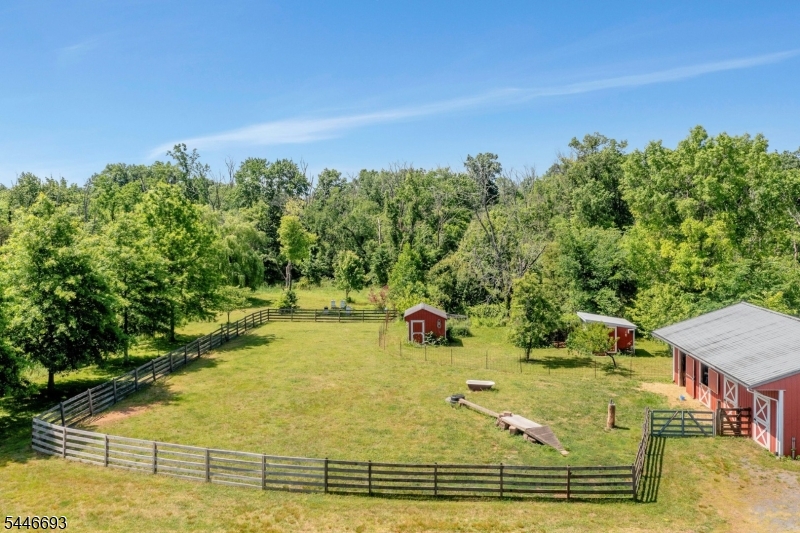 104 Steinmetz Rd Property Photo 2