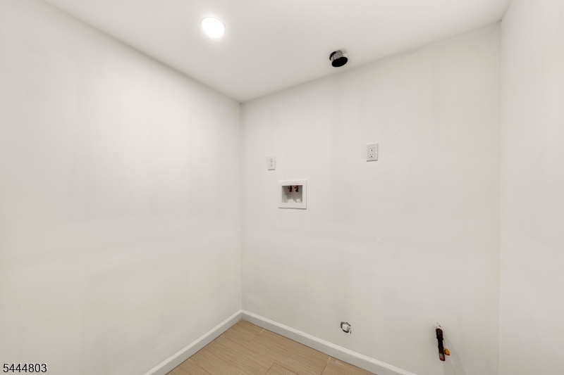 1676 Irene Ct Property Photo 27