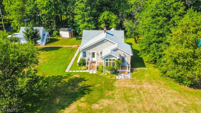 34 Leiv Eirikson Ave Property Photo 1