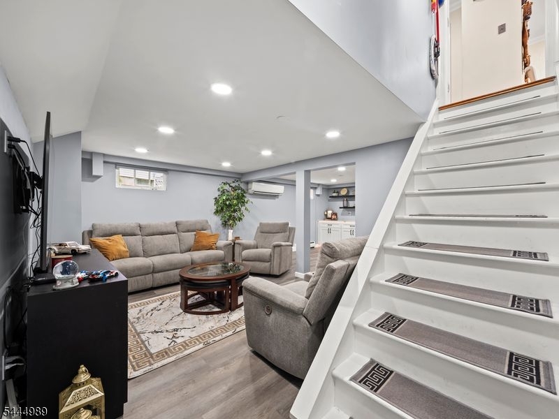 79 Susan Ct Property Photo 24