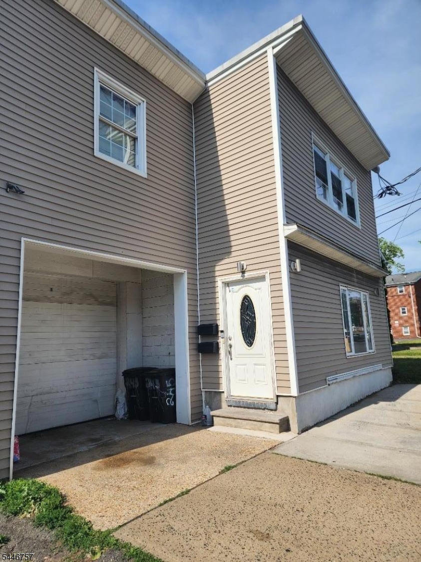 245 W Grand Property Photo 2