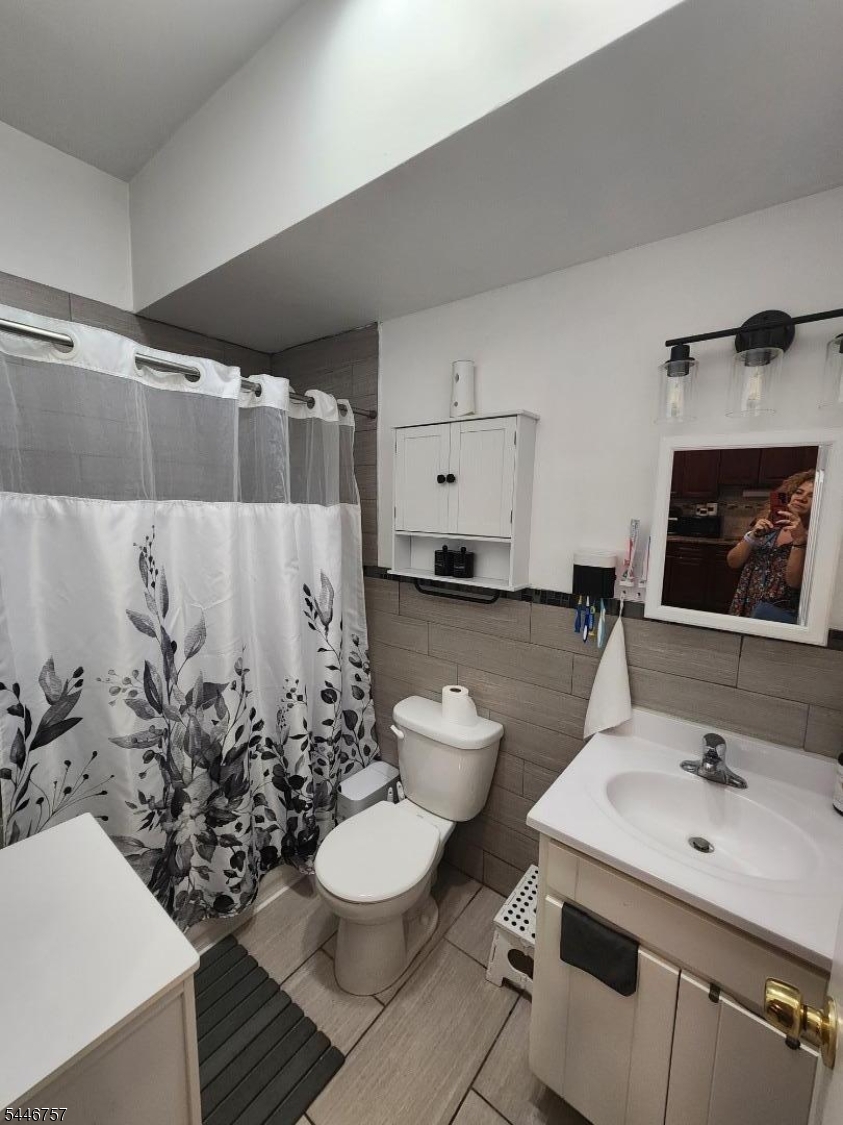 245 W Grand Property Photo 16