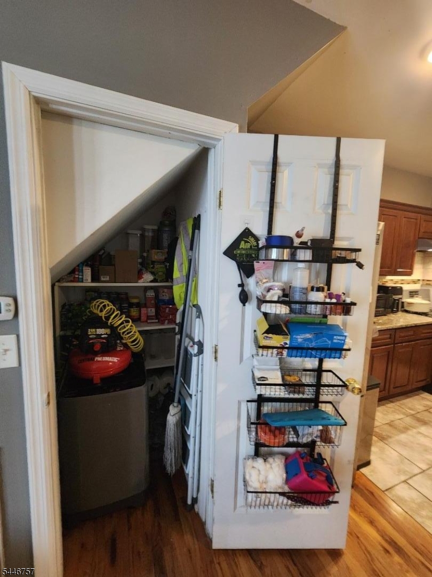 245 W Grand Property Photo 18