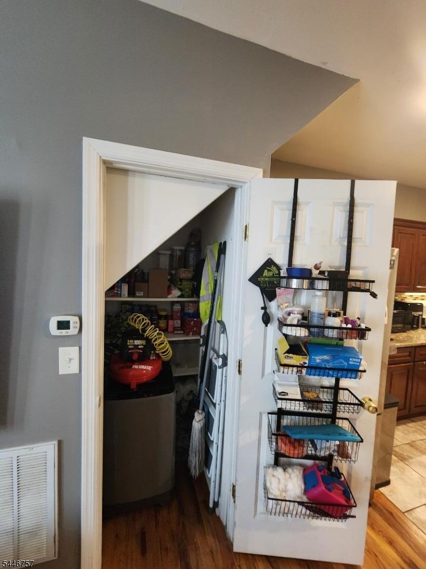 245 W Grand Property Photo 19