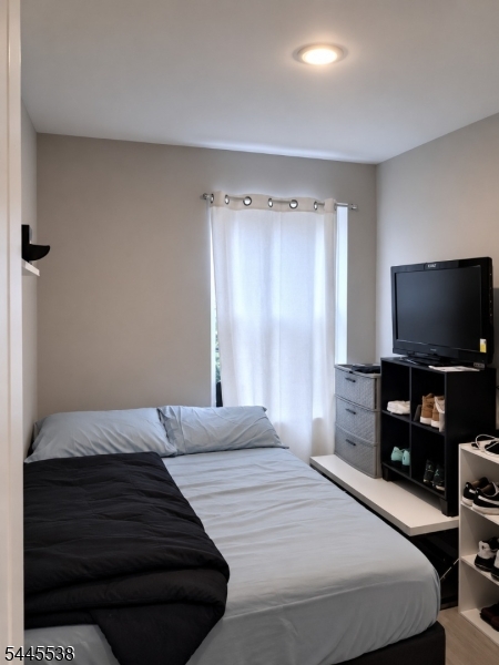 52 Holland St Property Photo 6
