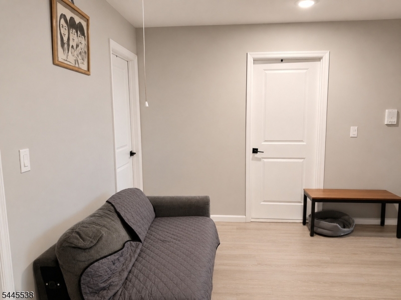 52 Holland St Property Photo 7