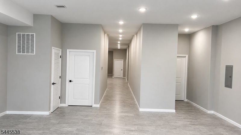 52 Holland St Property Photo 12