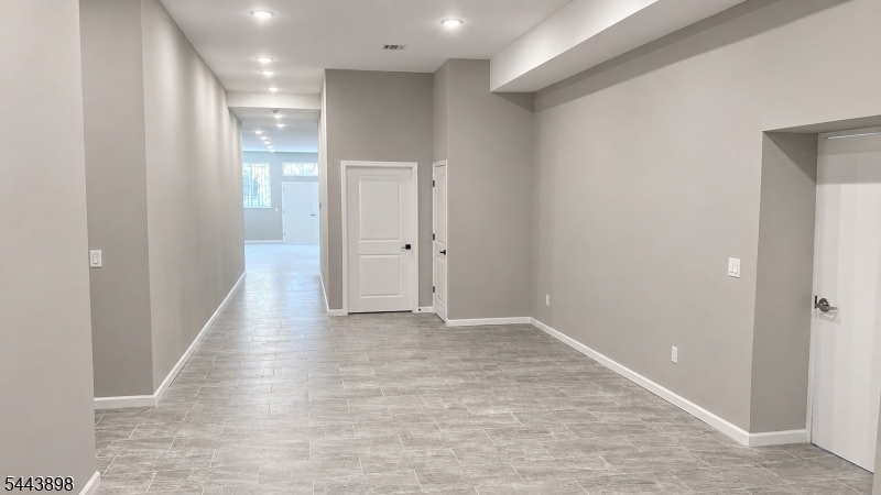 52 Holland St Property Photo 12