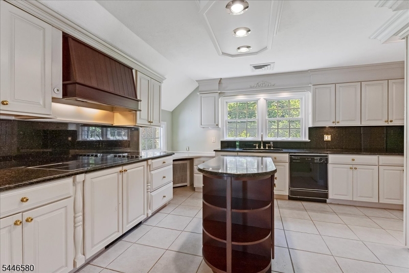 23 The Crossway Property Photo 11