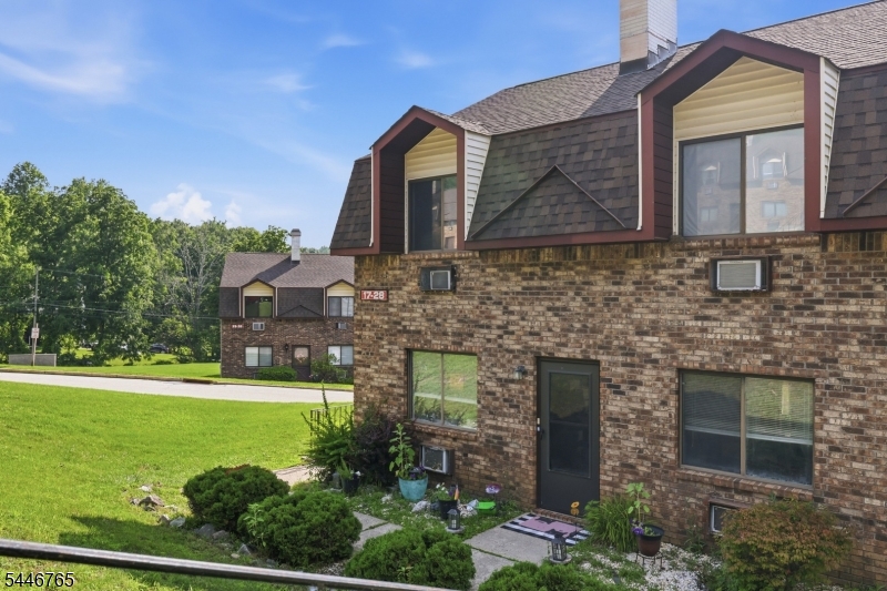 17 Great Gorge Ter Property Photo 3