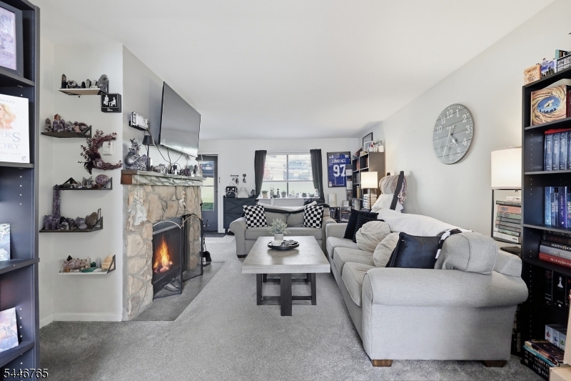 17 Great Gorge Ter Property Photo 6