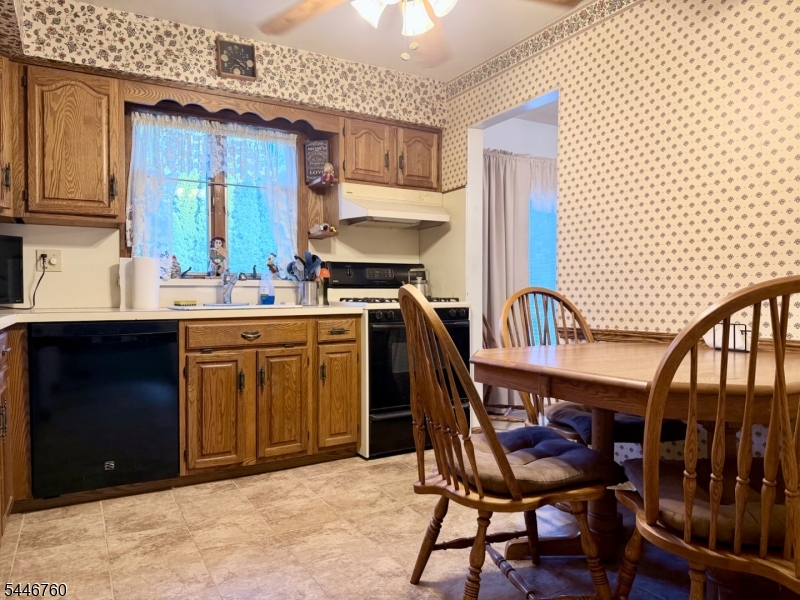 138 Georgia St Property Photo 5