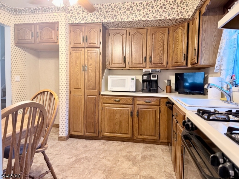 138 Georgia St Property Photo 7