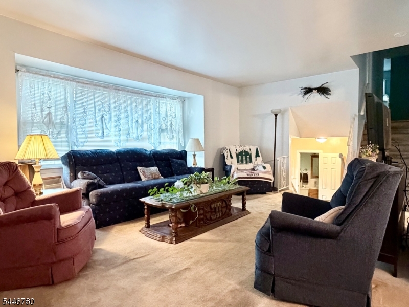 138 Georgia St Property Photo 8