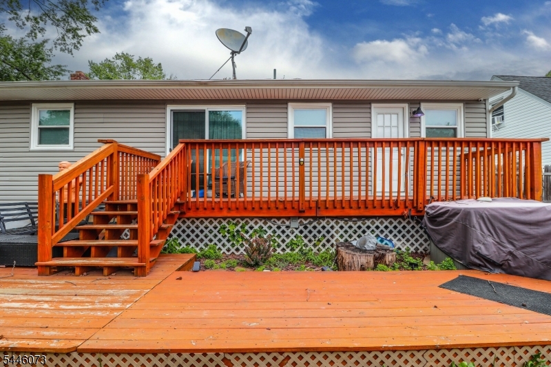31 Woodview Ave Property Photo 22